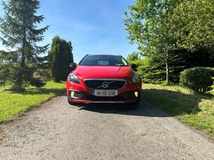 2014 - Volvo V40 Manual