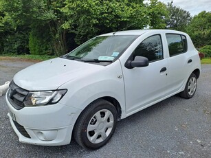 2015 - Dacia Sandero Manual