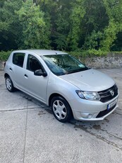 2015 - Dacia Sandero Manual