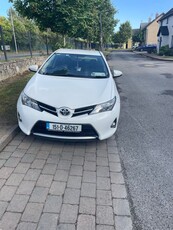 2015 - Toyota Auris Manual