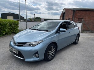 2015 - Toyota Auris Manual