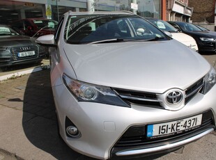 2015 - Toyota Auris Manual