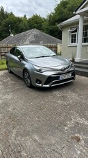 2015 - Toyota Avensis Manual