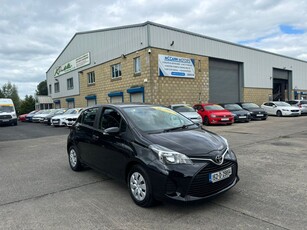 2015 - Toyota Yaris Manual