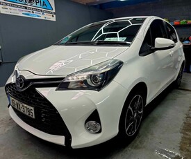 2015 - Toyota Yaris Manual