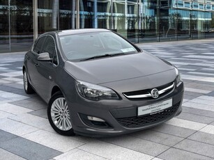 2015 - Vauxhall Astra Manual