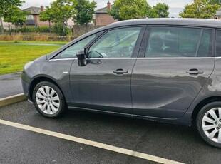 2015 - Vauxhall Zafira ---