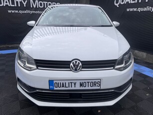 2015 - Volkswagen Polo Automatic