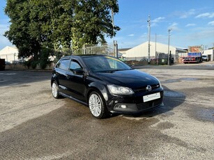 2015 - Volkswagen Polo Automatic