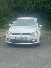 2015 - Volkswagen Polo Automatic