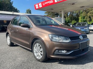 2015 - Volkswagen Polo Automatic