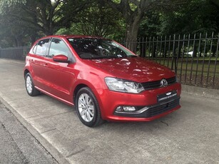 2015 - Volkswagen Polo Automatic