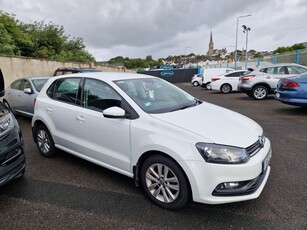 2015 - Volkswagen Polo Manual