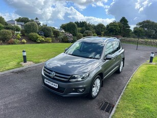 2015 - Volkswagen Tiguan Manual