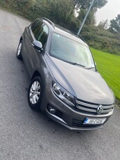 2015 - Volkswagen Tiguan Manual