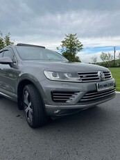 2015 - Volkswagen Touareg Automatic