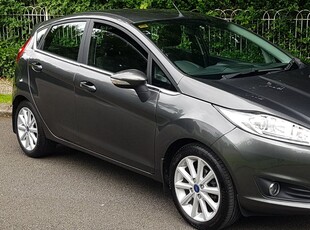 2016 - Ford Fiesta Manual