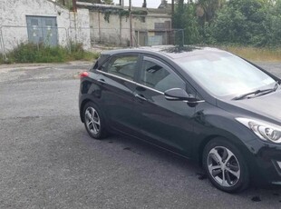 2016 - Hyundai i30 Manual