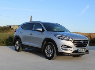 2016 - Hyundai Tucson Manual