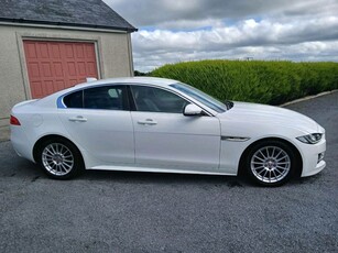 2016 - Jaguar XE Manual