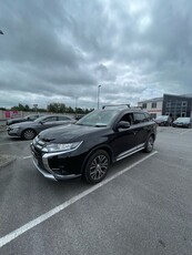 2016 - Mitsubishi Outlander Manual