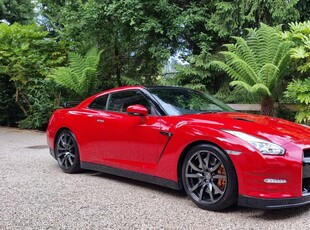 2016 - Nissan GT-R Automatic