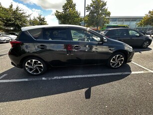 2016 - Toyota Auris Automatic