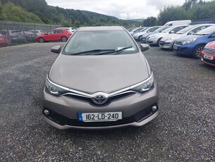 2016 - Toyota Auris Manual