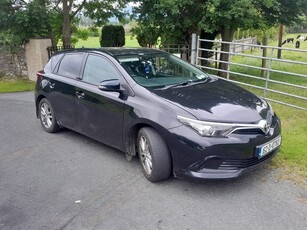 2016 - Toyota Auris Manual