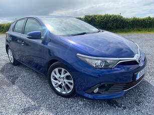 2016 - Toyota Auris Manual