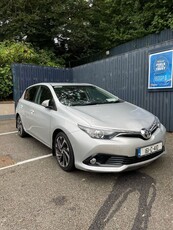 2016 - Toyota Auris Manual