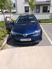 2016 - Toyota Auris Manual