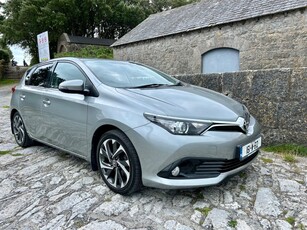 2016 - Toyota Auris Manual