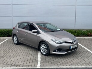 2016 - Toyota Auris Manual