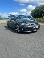 2016 - Volkswagen Golf Manual