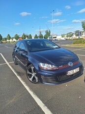 2016 - Volkswagen Golf Manual