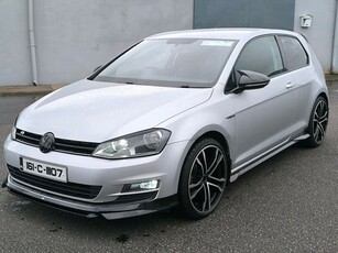 2016 - Volkswagen Golf Manual