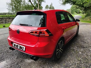 2016 - Volkswagen Golf Manual