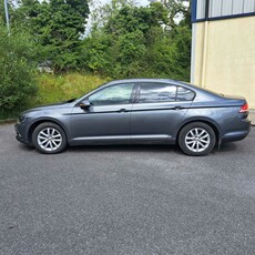 2016 - Volkswagen Passat Manual