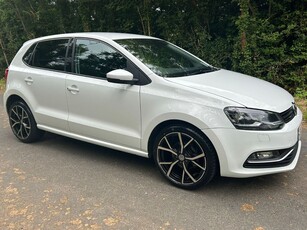 2016 - Volkswagen Polo Automatic