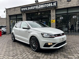 2016 - Volkswagen Polo Automatic