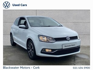 2016 - Volkswagen Polo Manual