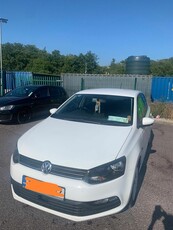 2016 - Volkswagen Polo Manual