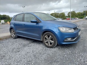 2016 - Volkswagen Polo Manual