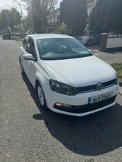 2016 - Volkswagen Polo Manual