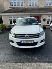 2016 - Volkswagen Tiguan Manual