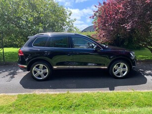 2016 - Volkswagen Touareg Automatic