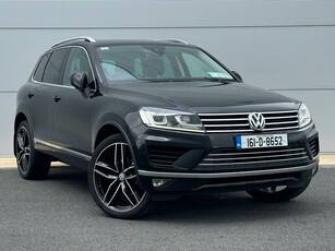 2016 - Volkswagen Touareg Automatic