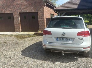 2016 - Volkswagen Touareg Automatic