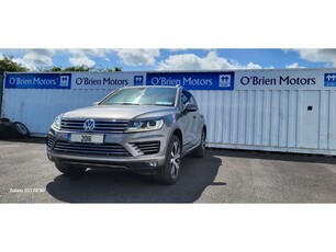 2016 - Volkswagen Touareg Automatic